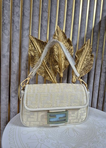 Krem Fendi Boguette Mini Zincir Detaylı  Kadın Çanta - Görsel 4
