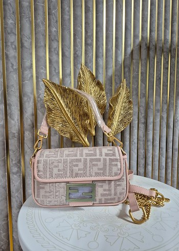 Fendi Boguette Mini Zincir Detaylı Pembe Modern Klasik Çanta - Görsel 4
