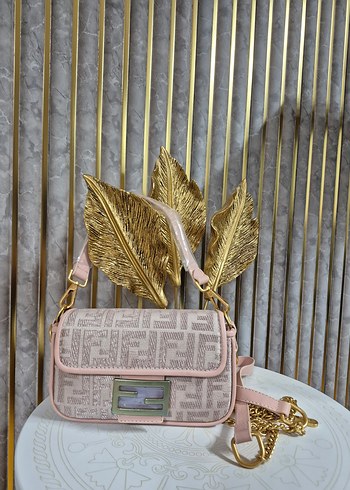Fendi Boguette Mini Zincir Detaylı Pembe Modern Klasik Çanta - Görsel 5