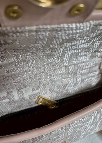 Fendi Boguette Mini Zincir Detaylı Pembe Modern Klasik Çanta - Görsel 13