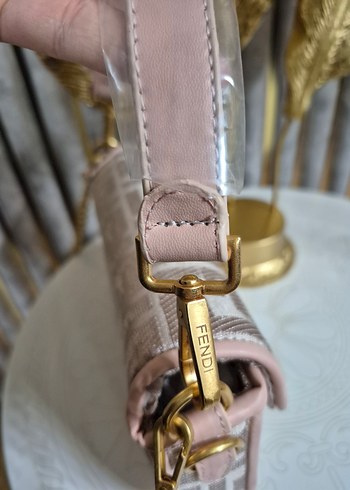 Fendi Boguette Mini Zincir Detaylı Pembe Modern Klasik Çanta - Görsel 10