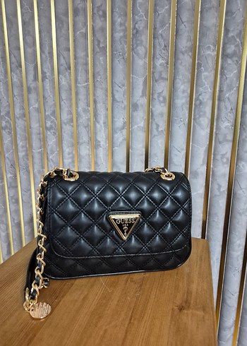 Guess Zincir Detaylı Siyah Deri Kadın Çanta - Görsel 4