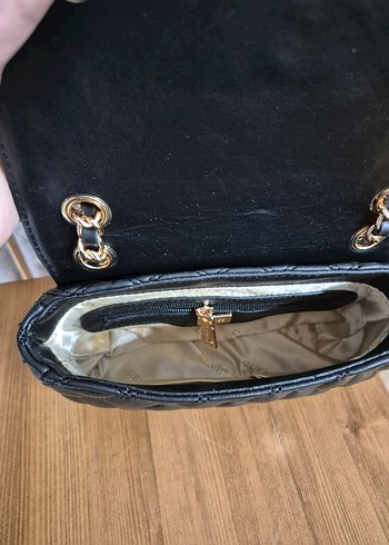 Guess Zincir Detaylı Siyah Deri Kadın Çanta - Görsel 16