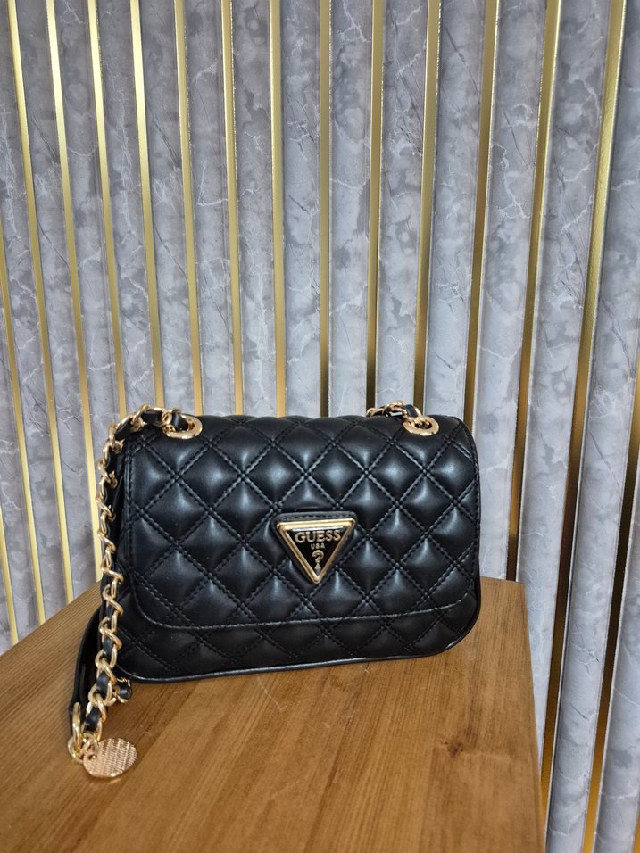 Guess Zincir Detaylı Siyah Deri Kadın Çanta - Görsel 3