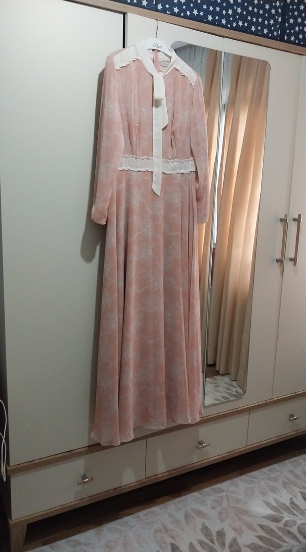 Dantel Detaylı Pembe Uzun Elbise - Görsel 3