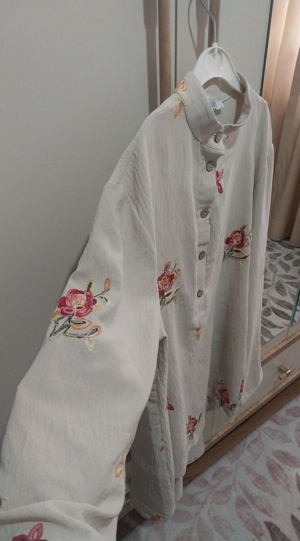 Nakışlı Beyaz Bohem Kadın Kısa Gömlek - Görsel 3