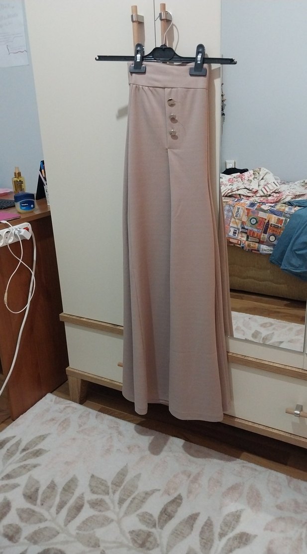 Bej Düğmeli Bol Kesim Kadın Pantolon - Görsel 2