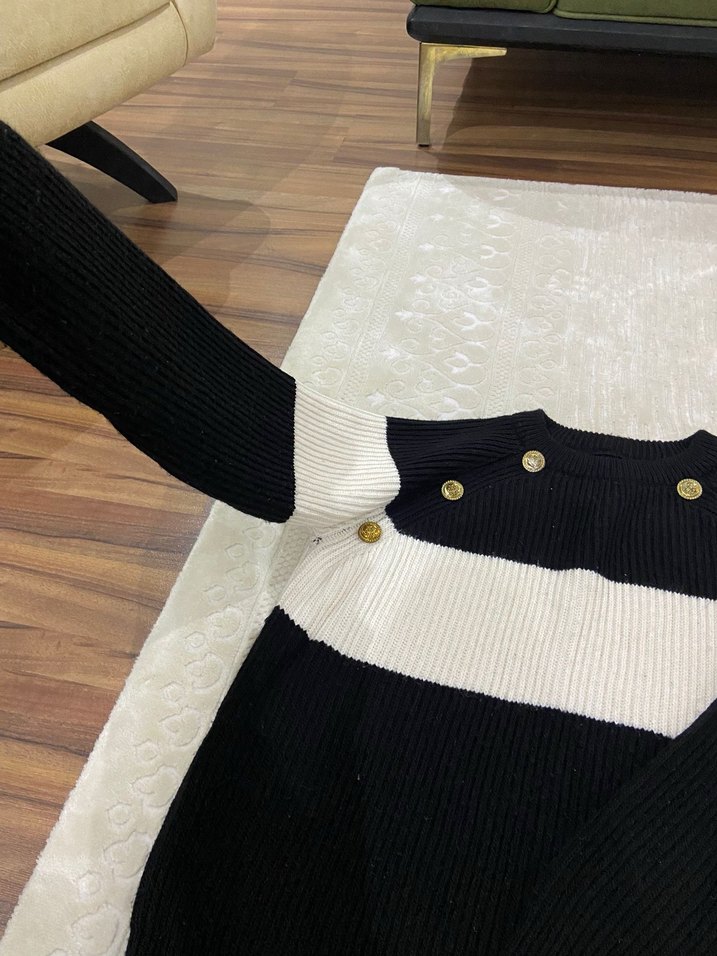 Siyah Beyaz Çizgili Örgü Kadın Kazak - Görsel 3