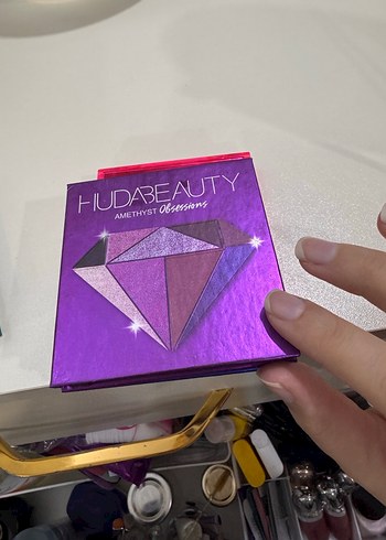 Koyu Mor Tonlarda Göz Farı Paleti - Görsel 2