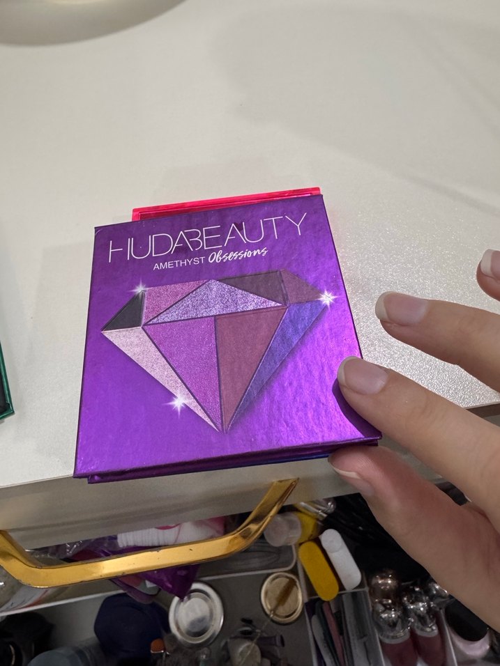 Koyu Mor Tonlarda Göz Farı Paleti - Görsel 2