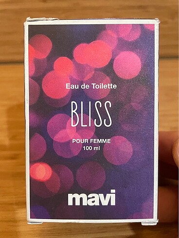 Mavi bayan parfümü