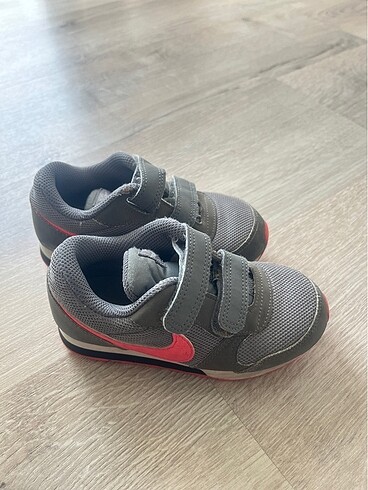 26 Beden Orjinal Nike Kız Ayakkabısı