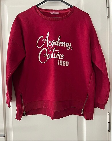 Kırmızı sweatshirt