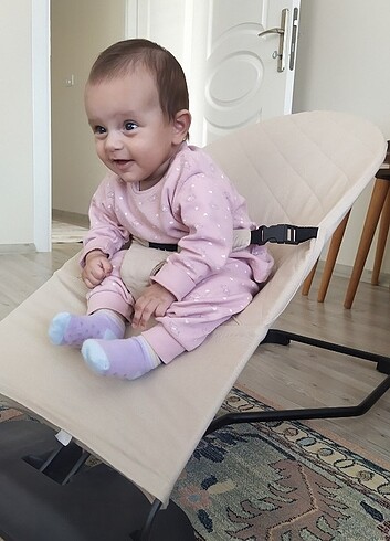 Merf Baby ana kucağı