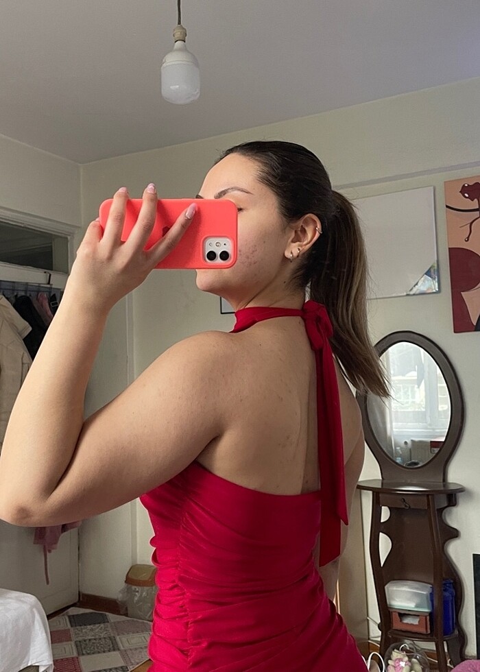 Boyundan bağlamalı abiye elbise - Görsel 2