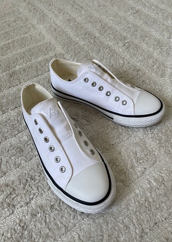 Bağcıksız Beyaz Kadın Spor Ayakkabı - Görsel 3