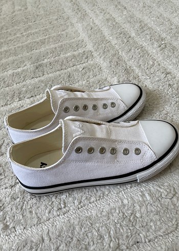 Bağcıksız Beyaz Kadın Spor Ayakkabı - Görsel 2