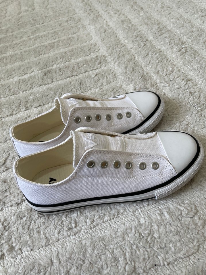 Bağcıksız Beyaz Kadın Spor Ayakkabı - Görsel 2