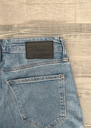 Mavi Düğmeli erkek jean şort - Görsel 8