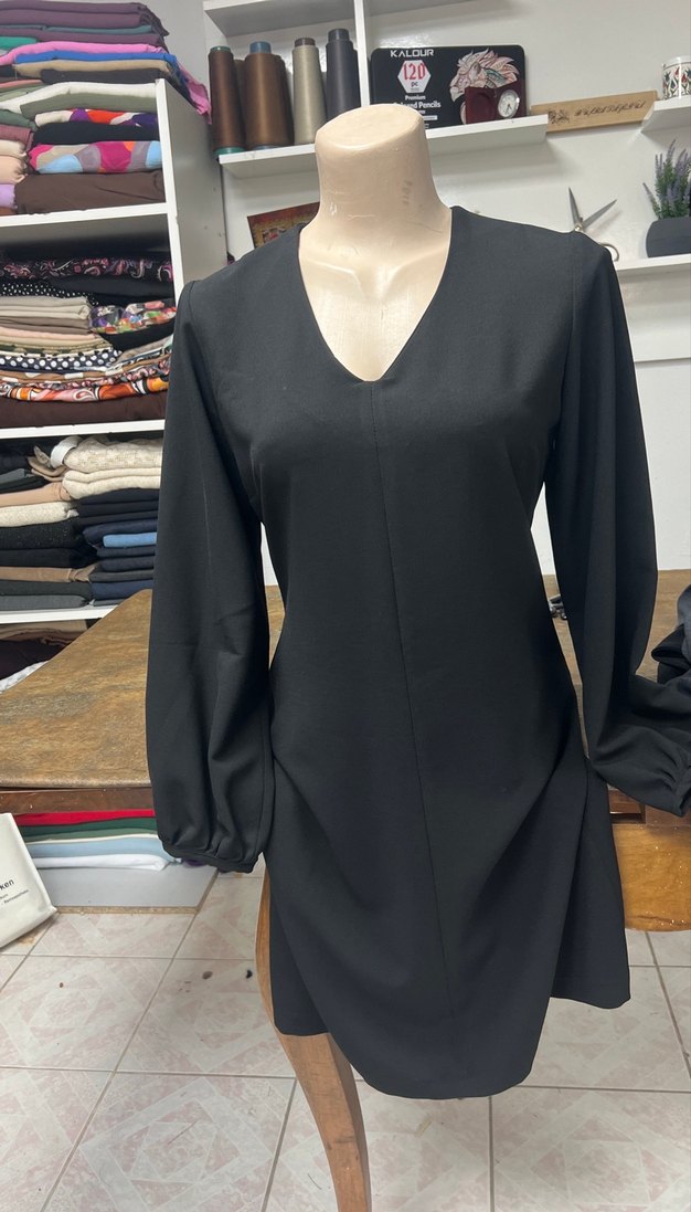 Kadın Siyah Midi Ofis Elbisesi V Yaka - Görsel 4