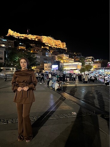 Diğer Kahverengi saten takım