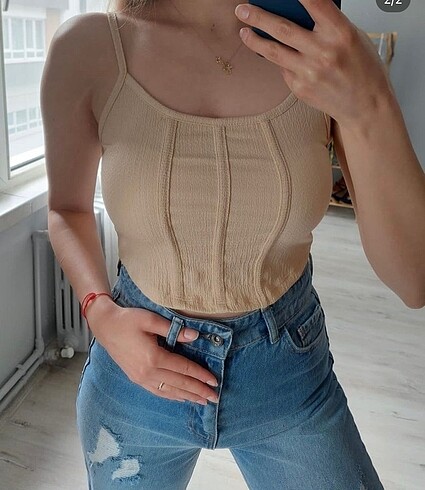 H&M biye detaylı bej crop top