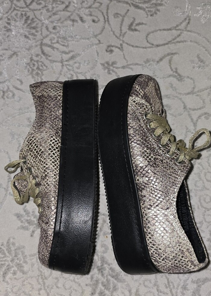 Bambi yılan derisi desenli ayakkabı - Görsel 2