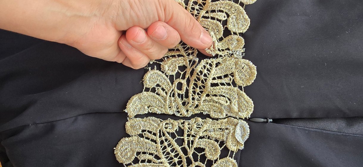 Dantel Detaylı Siyah Uzun Kollu Elbise - Görsel 4