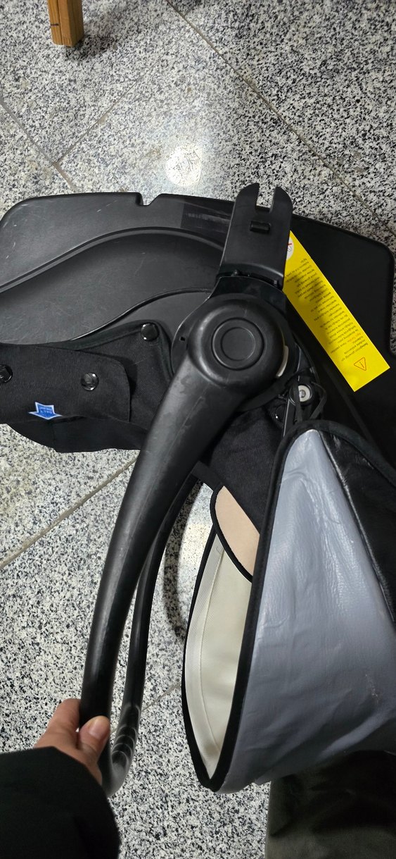 Pierre Cardin Siyah Bebek Oto Koltuğu - Görsel 4