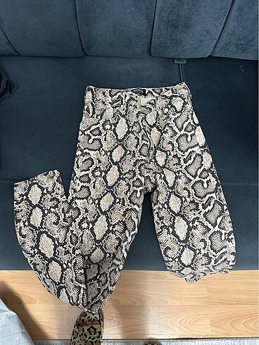 Zara pantolon desenli