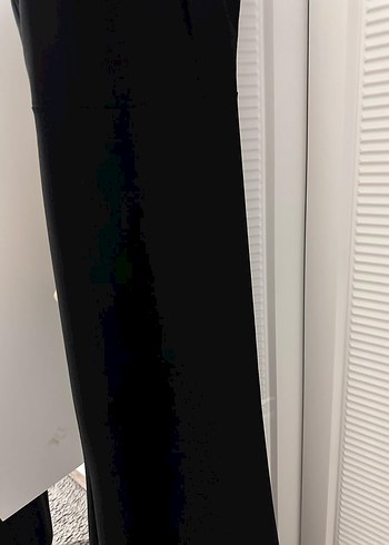 Siyah Uzun Drapeli boyun aksesuarlı Elbise - Görsel 5