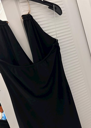 Siyah Uzun Drapeli boyun aksesuarlı Elbise - Görsel 3