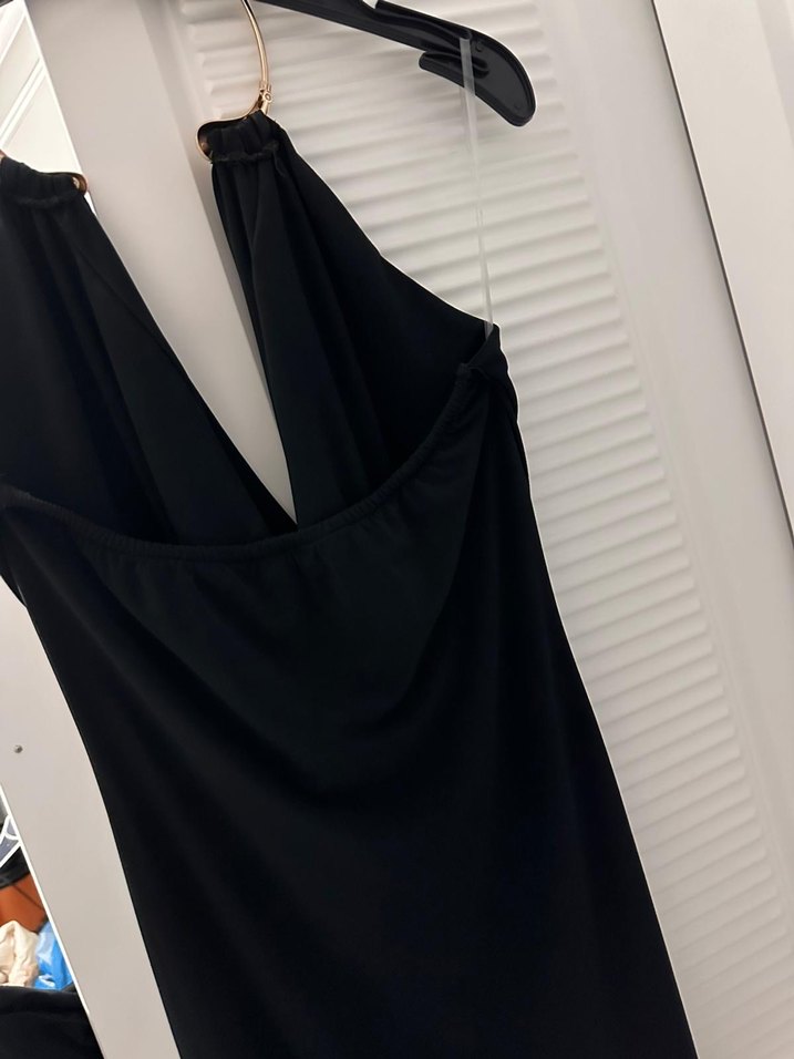 Siyah Uzun Drapeli boyun aksesuarlı Elbise - Görsel 3