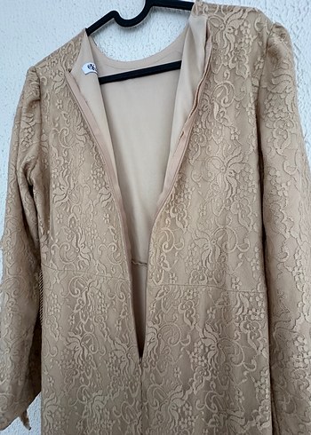 Bej Renkli Uzun Fırfırlı Kupür tesettür Elbise - Görsel 3