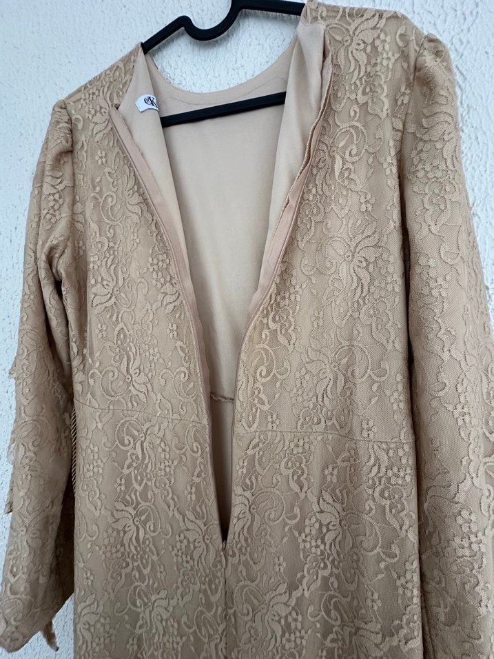 Bej Renkli Uzun Fırfırlı Kupür tesettür Elbise - Görsel 3