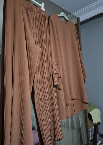 Bej Uzun Kollu Piliseli Kadın Takım - Görsel 2