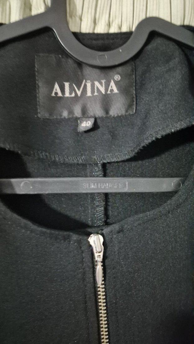 Kadın Siyah Uzun Fermuarlı Spor Kap - Görsel 2