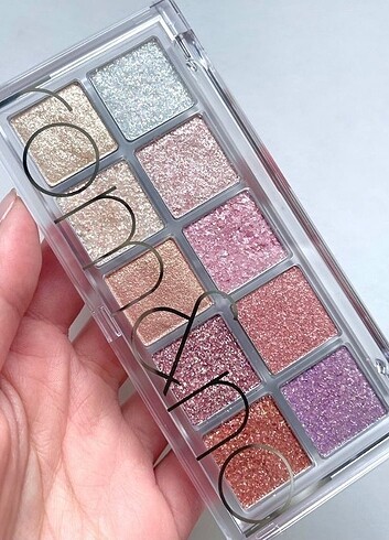 ROMAND GLITTER PALETTE