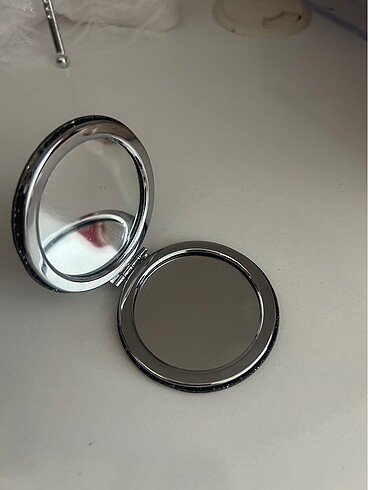 MAC Küçük cep makyaj aynası