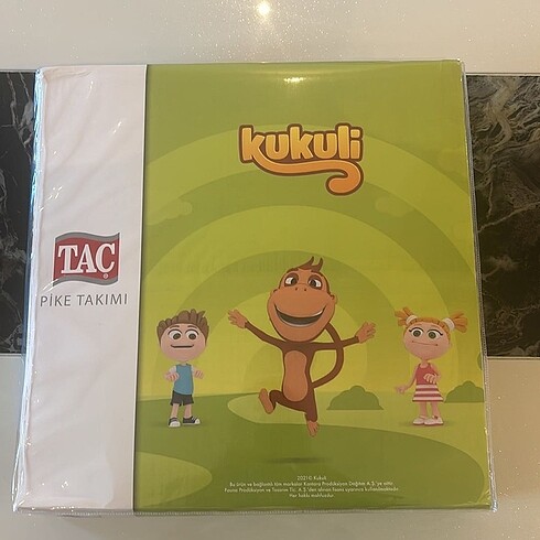 Taç lisanslı kukuli pike takımı