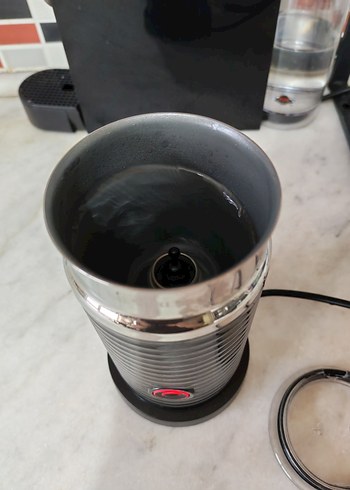 Nespresso Aeroccino Süt Köpürtücü köpürtme makinesi Siyah - Görsel 2