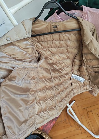 Uniqlo Puffertech Bej yuvarlak ve v yakası Kadın Kışlık Mont - Görsel 7