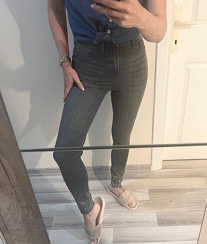 River Island taş süslemeli Jean