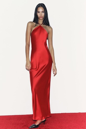 Zara Zara kırmızı uzun saten elbise
