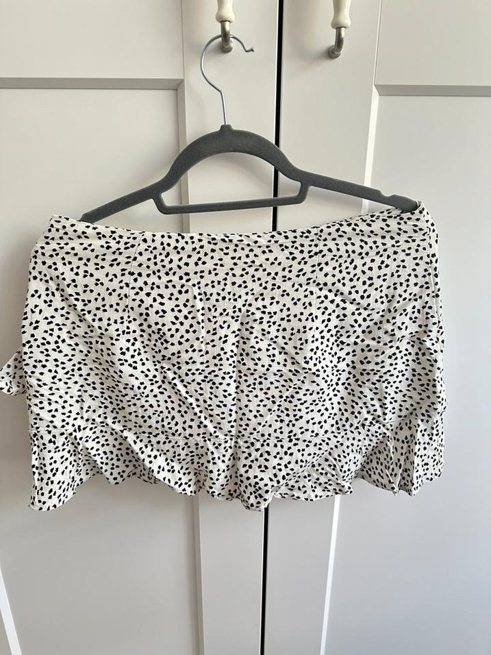 Stradivarius Volanlı Beyaz Zebra Desenli Mini Etek - Görsel 2