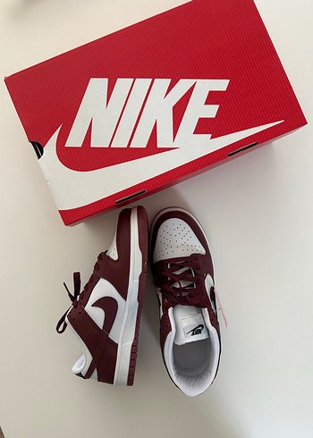 38 Beden Nike Bordo Dunk Low Ayakkabı