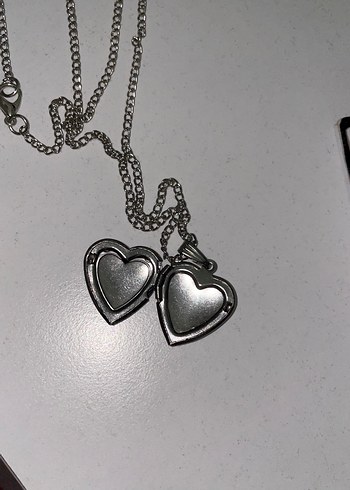 Gümüş renkli çelik açılır kapanır Kalpli Kolye - Görsel 5