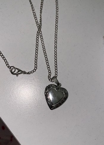 Gümüş renkli çelik açılır kapanır Kalpli Kolye - Görsel 3