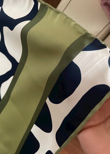 Kadın Desenli Eşarp - Görsel 4