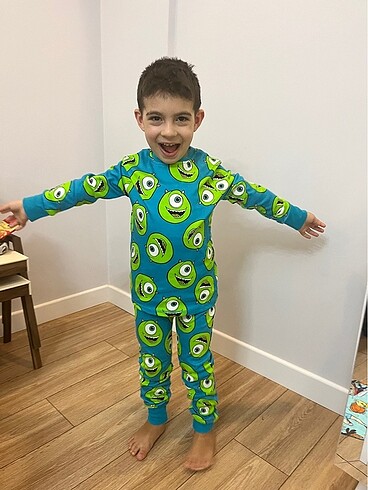 Diğer Pijama takımları yumşacık 3 yaş 6 yaş arası mevcuttur